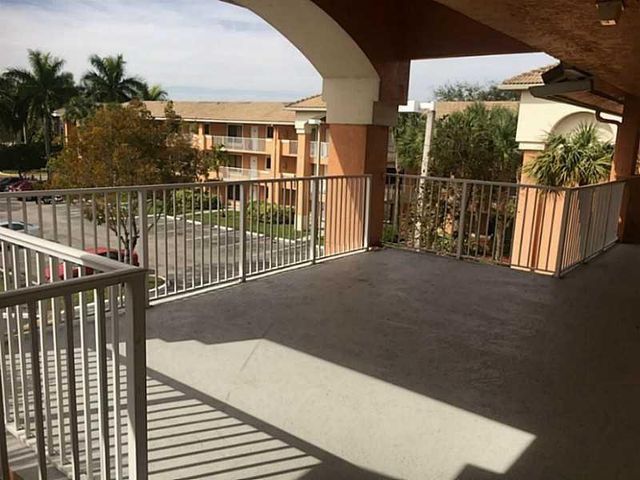 6900 SW 39TH Street 311K, Davie, FL 33314