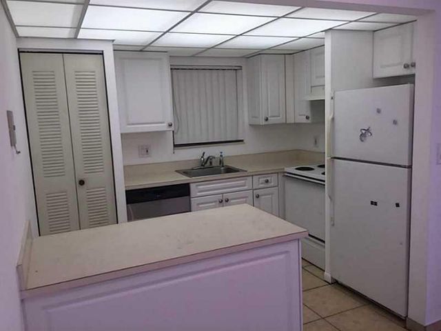 6900 SW 39TH Street 311K, Davie, FL 33314