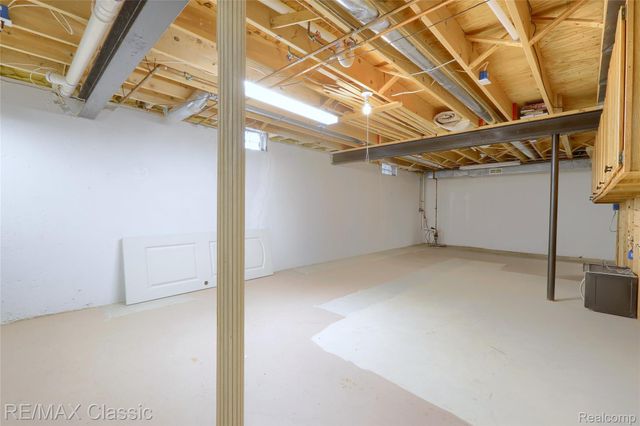 43274 Hillsboro Drive, Clinton Charter Township, MI 48038