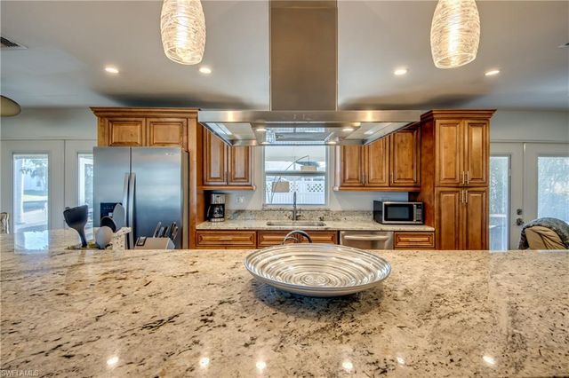 1122 El Dorado PKWY E, Cape Coral, FL 33904