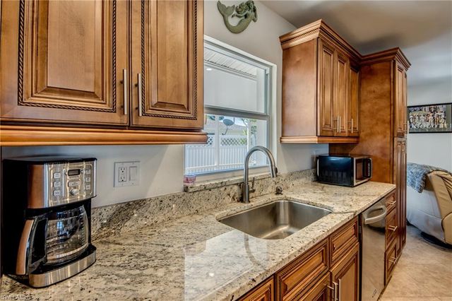 1122 El Dorado PKWY E, Cape Coral, FL 33904