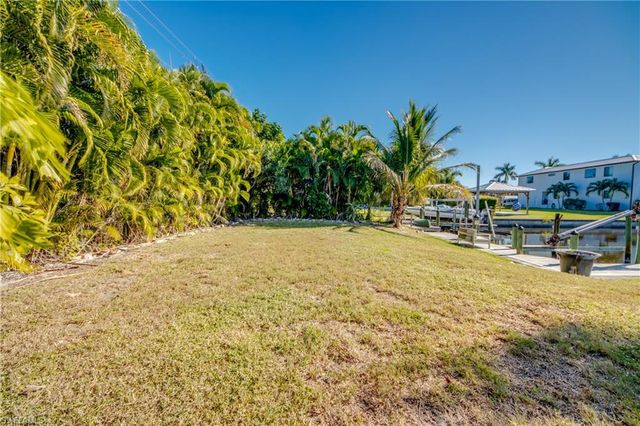 1122 El Dorado PKWY E, Cape Coral, FL 33904