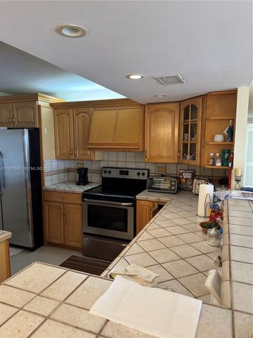 800 NE 195th Street 714, Miami, FL 33179