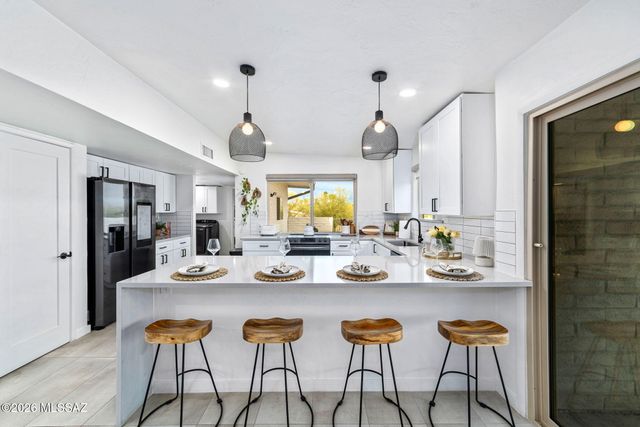 3855 N Via Avellana, Tucson, AZ 85718