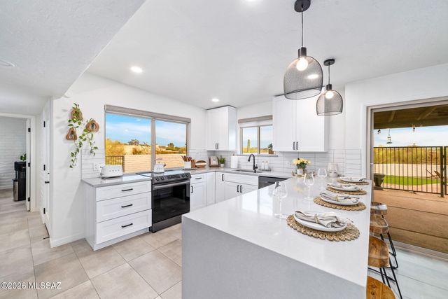 3855 N Via Avellana, Tucson, AZ 85718