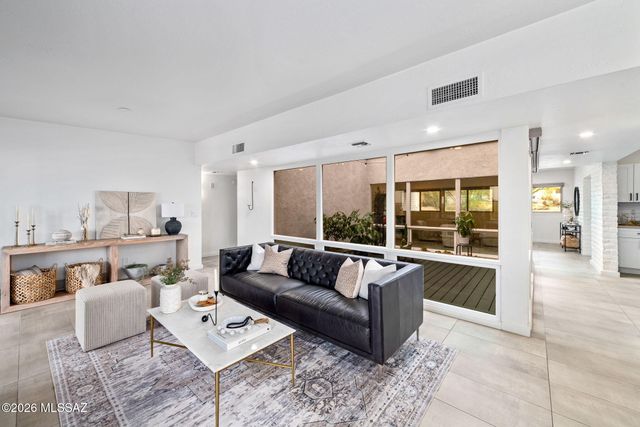 3855 N Via Avellana, Tucson, AZ 85718