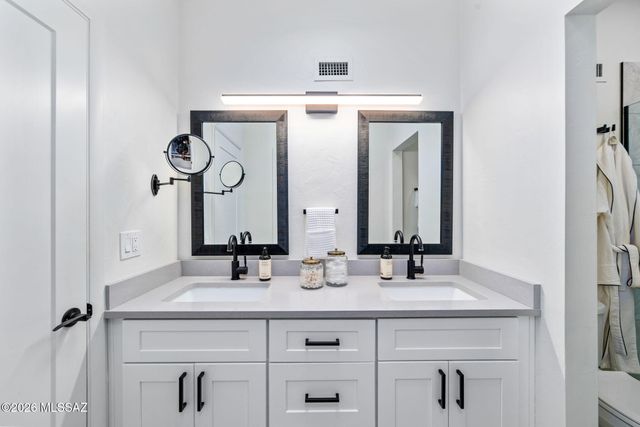 3855 N Via Avellana, Tucson, AZ 85718