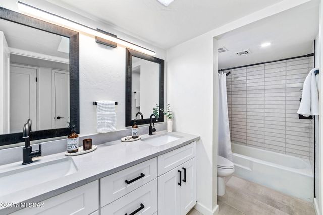 3855 N Via Avellana, Tucson, AZ 85718