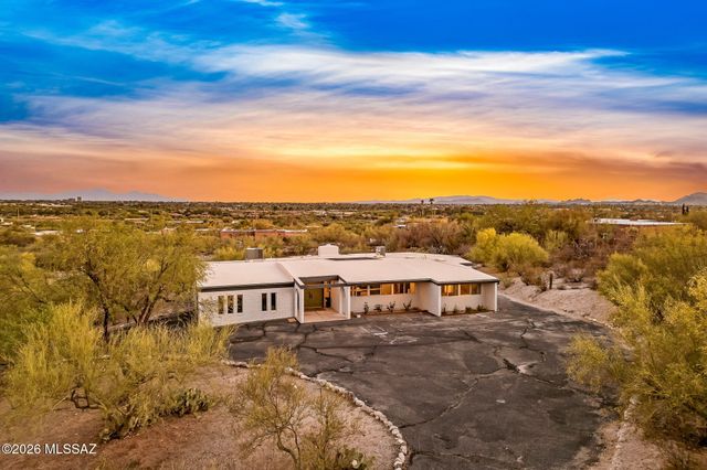 3855 N Via Avellana, Tucson, AZ 85718