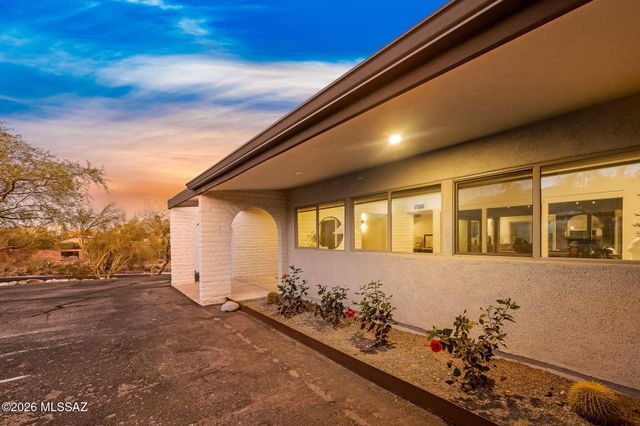 3855 N Via Avellana, Tucson, AZ 85718