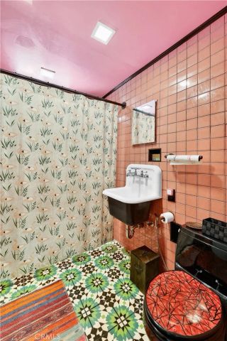 156 E 70th, Los Angeles, CA 90003