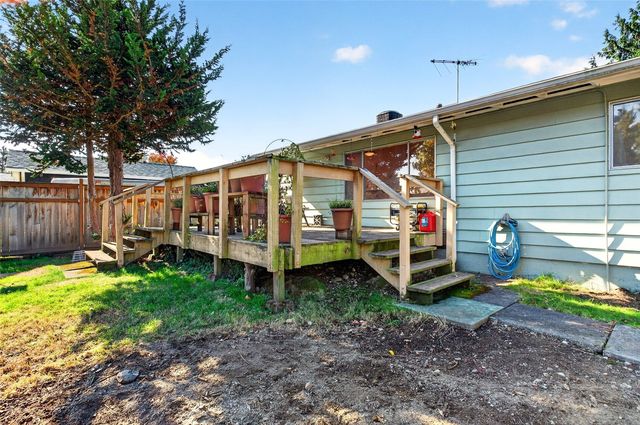 10230 126th Avenue SE, Renton, WA 98056