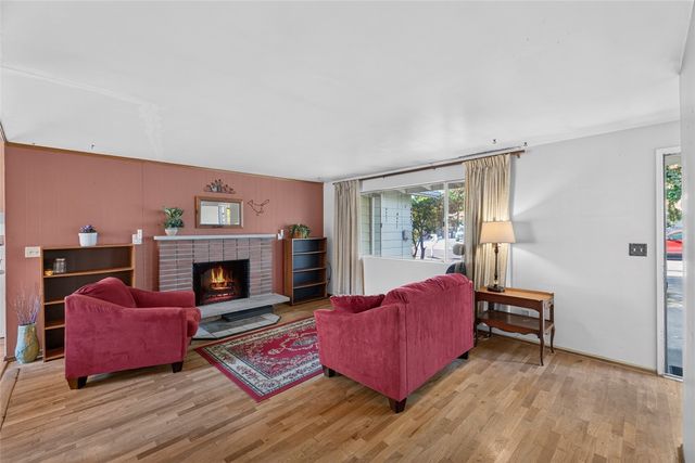 10230 126th Avenue SE, Renton, WA 98056
