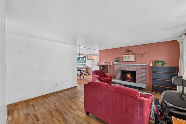 10230 126th Avenue SE, Renton, WA 98056
