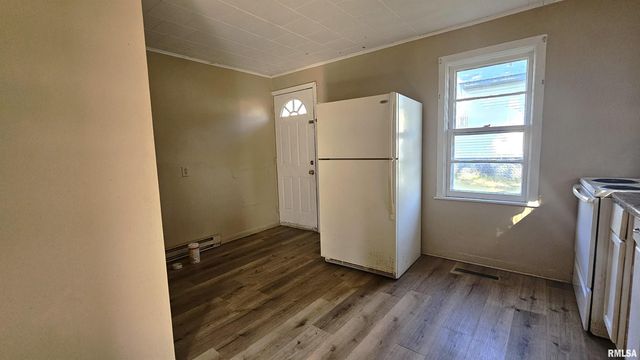 200 W 12TH Street, Johnston City, IL 62951