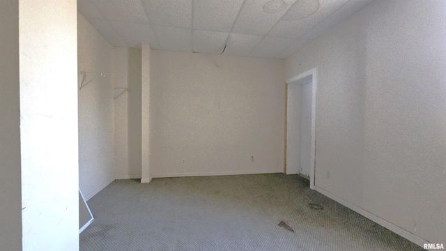 200 W 12TH Street, Johnston City, IL 62951