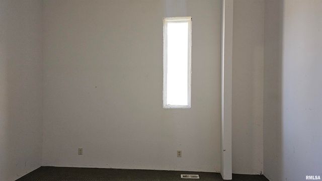 200 W 12TH Street, Johnston City, IL 62951