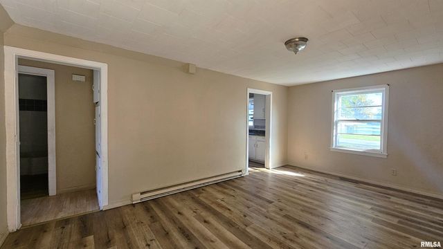 200 W 12TH Street, Johnston City, IL 62951