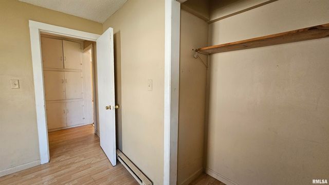 200 W 12TH Street, Johnston City, IL 62951