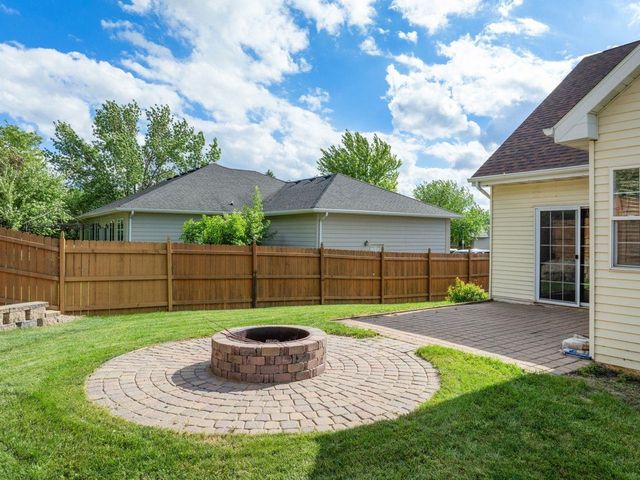 1101 10th St SW, Minot, ND 58701