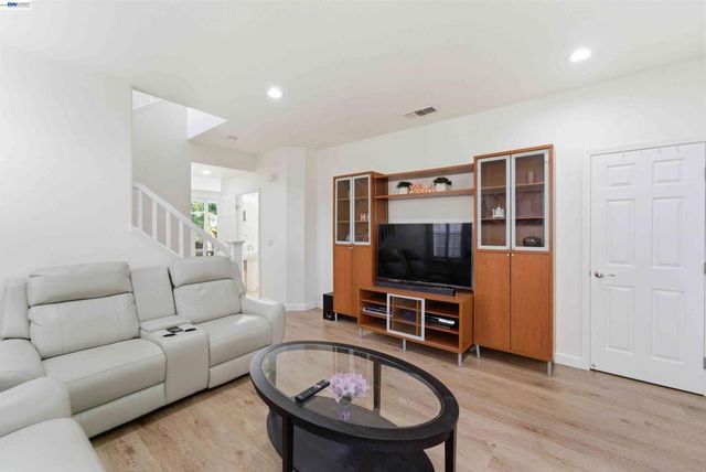 7129 Cerro Crest Dr, San Jose, CA 95138