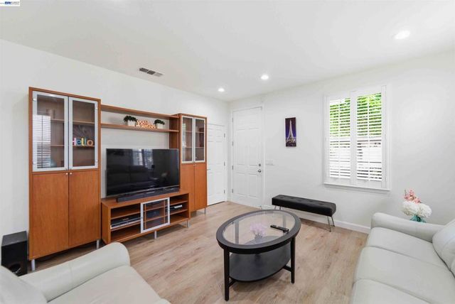 7129 Cerro Crest Dr, San Jose, CA 95138