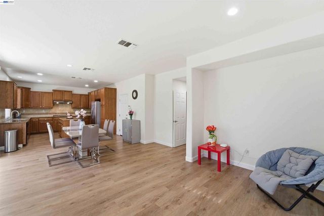 7129 Cerro Crest Dr, San Jose, CA 95138