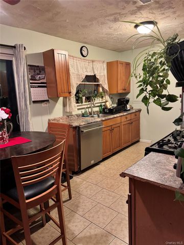 2914 Connecticut Avenue, Medford, NY 11763