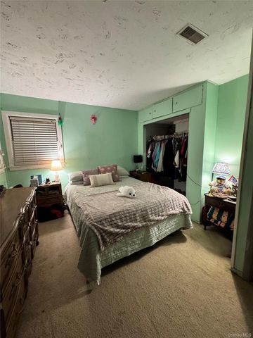 2914 Connecticut Avenue, Medford, NY 11763