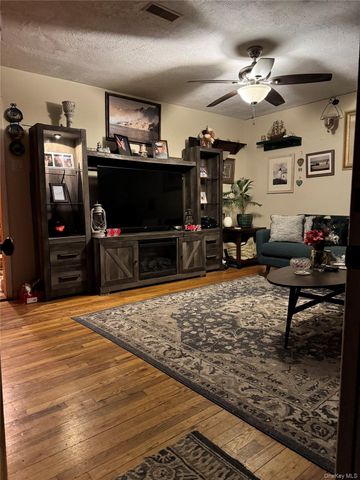 2914 Connecticut Avenue, Medford, NY 11763