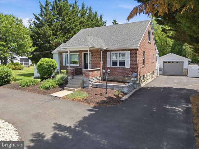 3025 PINE RD, Huntingdon Valley, PA 19006