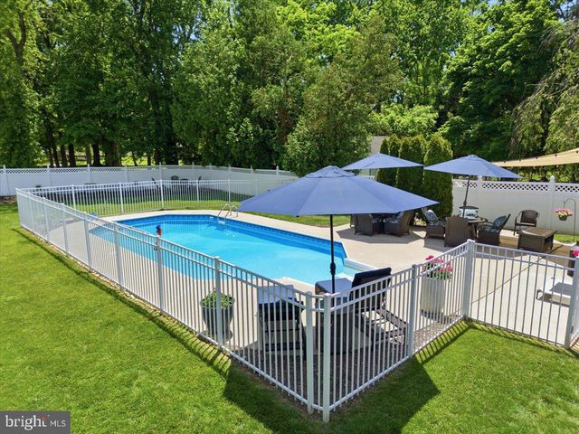 3025 PINE RD, Huntingdon Valley, PA 19006