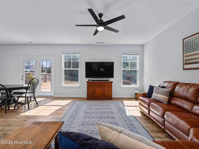 203 Stackleather Place, Sneads Ferry, NC 28460