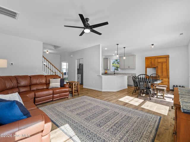 203 Stackleather Place, Sneads Ferry, NC 28460