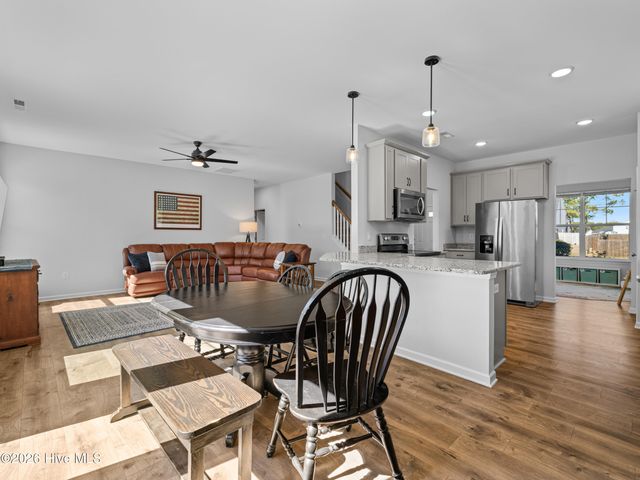 203 Stackleather Place, Sneads Ferry, NC 28460