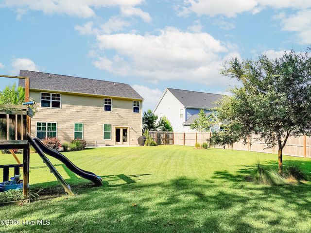 203 Stackleather Place, Sneads Ferry, NC 28460