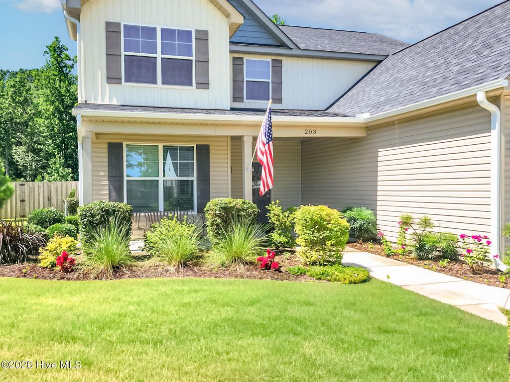 203 Stackleather Place, Sneads Ferry, NC 28460