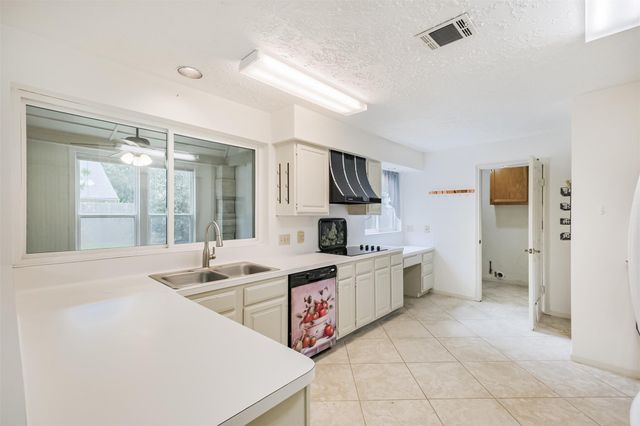 3802 Carya Circle, Sugar Land, TX 77479