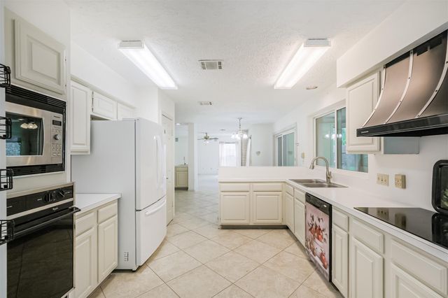 3802 Carya Circle, Sugar Land, TX 77479