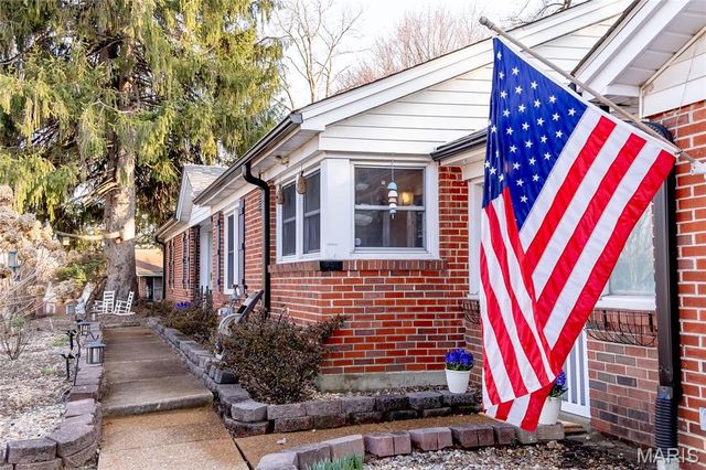 6 Cardigan Drive, Ferguson, MO 63135