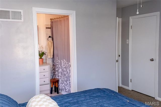 6 Cardigan Drive, Ferguson, MO 63135