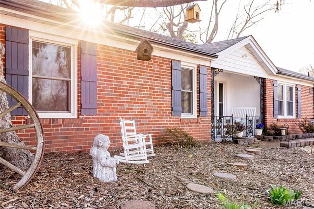 6 Cardigan Drive, Ferguson, MO 63135