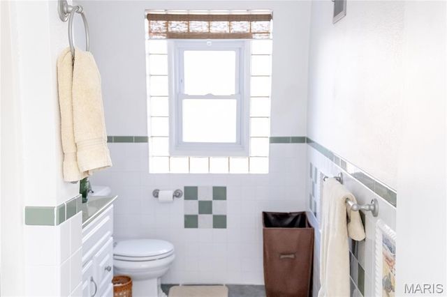 6 Cardigan Drive, Ferguson, MO 63135