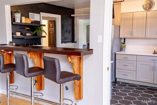 6 Cardigan Drive, Ferguson, MO 63135