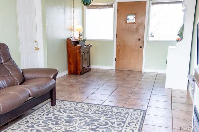 6 Cardigan Drive, Ferguson, MO 63135