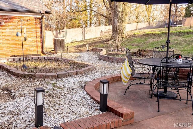 6 Cardigan Drive, Ferguson, MO 63135