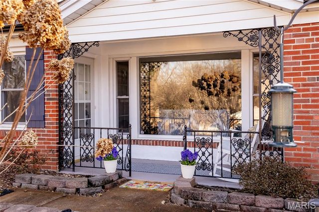 6 Cardigan Drive, Ferguson, MO 63135