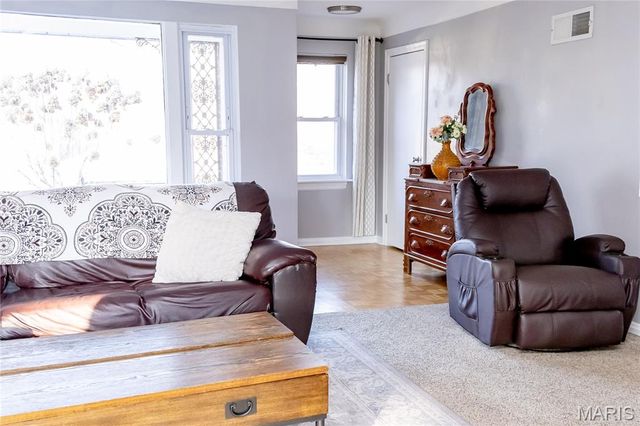 6 Cardigan Drive, Ferguson, MO 63135