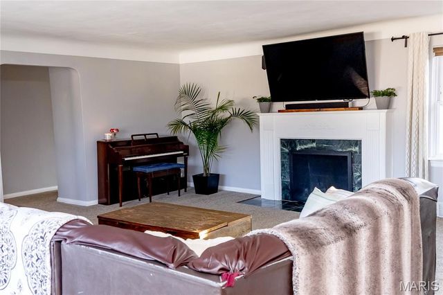 6 Cardigan Drive, Ferguson, MO 63135