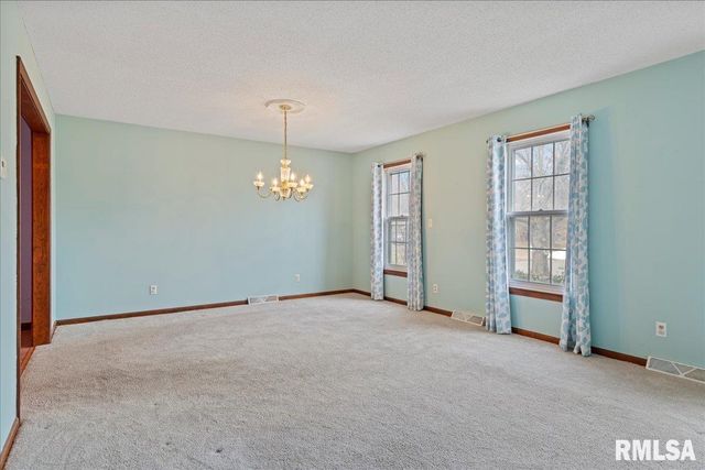 3116 KENSINGTON Drive, Springfield, IL 62702